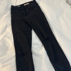Levi Distressed Black Jeans sz 25
